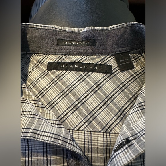 Men’s Long Sleeve Button Down Shirt - Picture 2 of 3